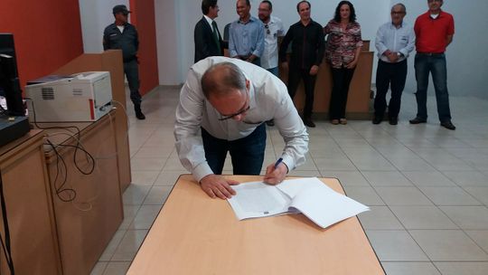 Prefeito assina decreto para criação do Parque Natural da Seriema