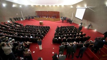 TSE deve encerrar hoje julgamento do pedido de cassação da chapa Dilma-Temer