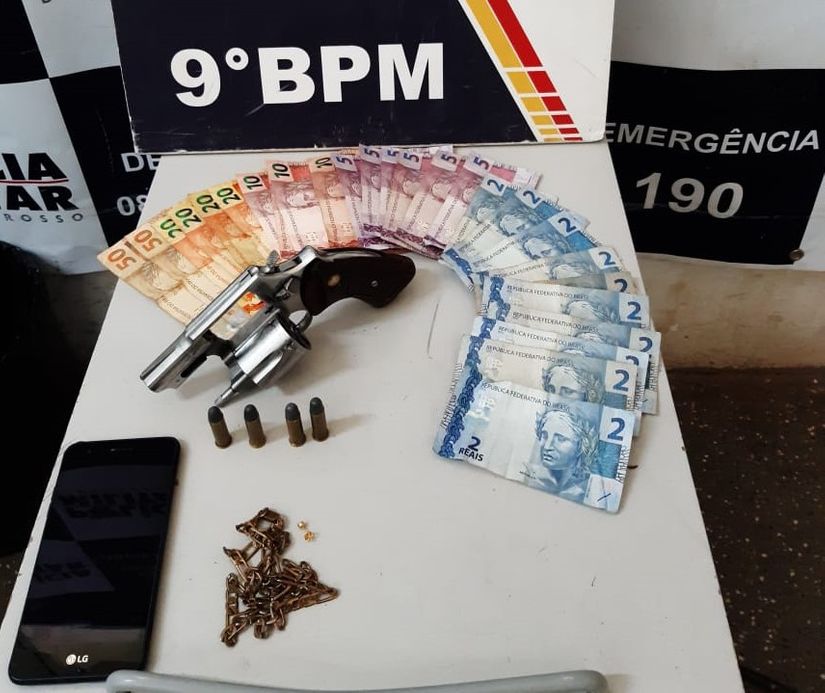 PM intercepta dupla minutos após roubo em posto do Coxipó 