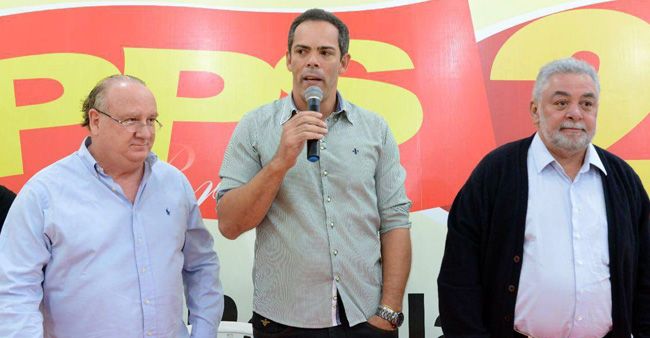 Mais um tucano deixa PSDB em apoio a Percival 