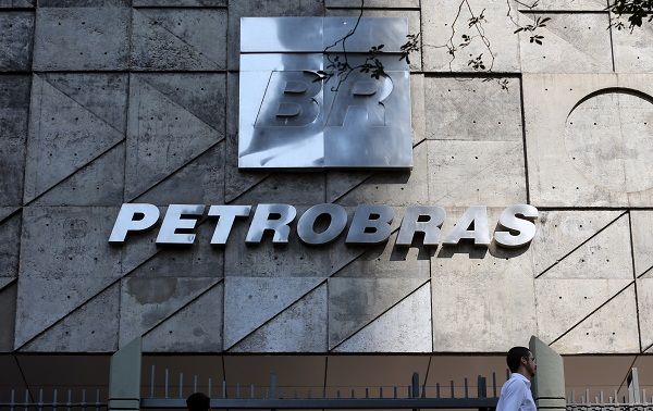 Conselho da Petrobras elege dois novos diretores executivos