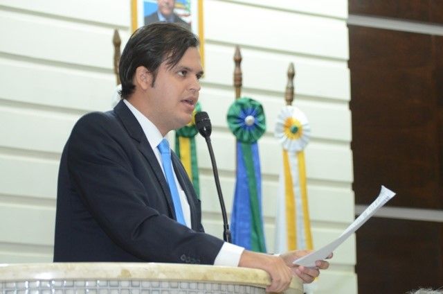 Thiago Silva comemora aprovação dos cursos de Direito e Logística para Rondonópolis