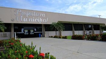 Cinco milhões e meio são injetados na economia local com o pagamento dos servidores municipais