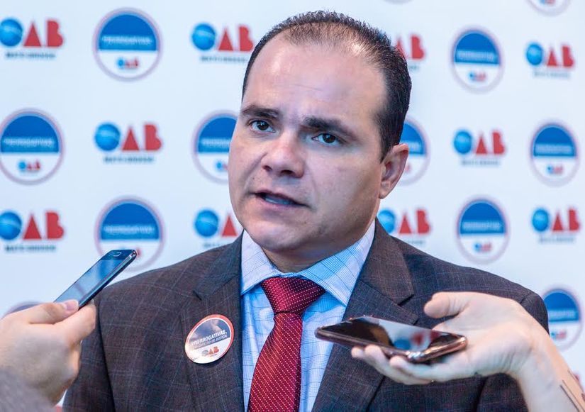 Deputados querem ouvir presidente da OAB no caso de grampos ilegais