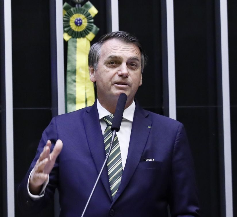 Apesar das críticas, Bolsonaro sinaliza que adotará medidas polêmicas