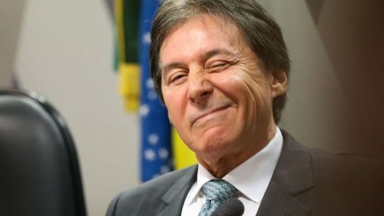 Eunício Oliveira manifesta “apoio irrestrito” a Temer em nome do PMDB na Casa