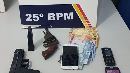 Roubo a pizzaria termina com homem e adolescente presos em Várzea Grande