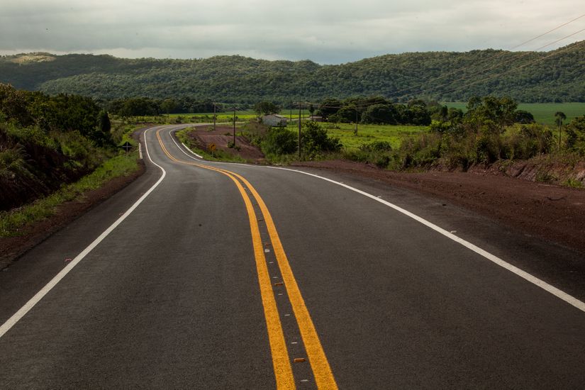 Taques inaugura pavimentação de rodovia que liga Nobres ao distrito de Bom Jardim