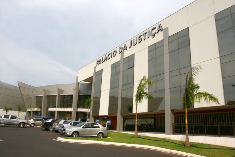 Lei de municipal que proibia distribuição de material didático sobre diversidade sexual é suspensa p