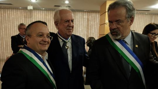 Taques recebe homenagem do Ministério da Defesa em Brasília