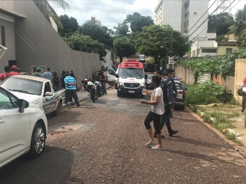 Roubo termina em troca de tiros com a PM, dois são mortos, um baleado e dois presos
