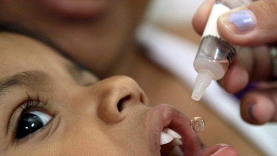 Campanha de vacinação contra pólio e sarampo atinge meta, diz governo