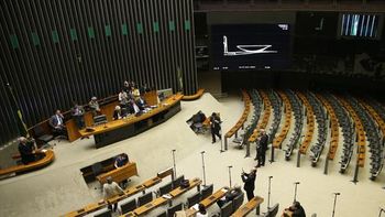 Câmara tenta mais uma vez votar reforma política