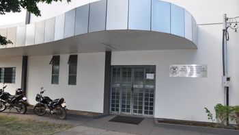 Menina de 12 anos é sequestrada e estuprada em terreno baldio por homem encapuzado 