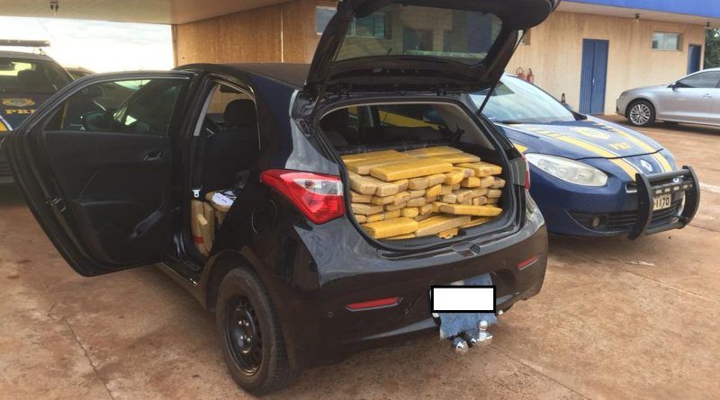 Motorista de carro com placas de Rondonópolis é preso com 300 kg de maconha