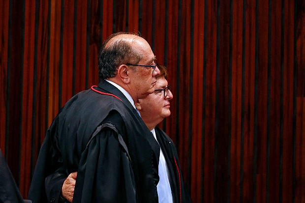 TSE rejeita mais uma questão preliminar; julgamento será retomado amanhã às 9h