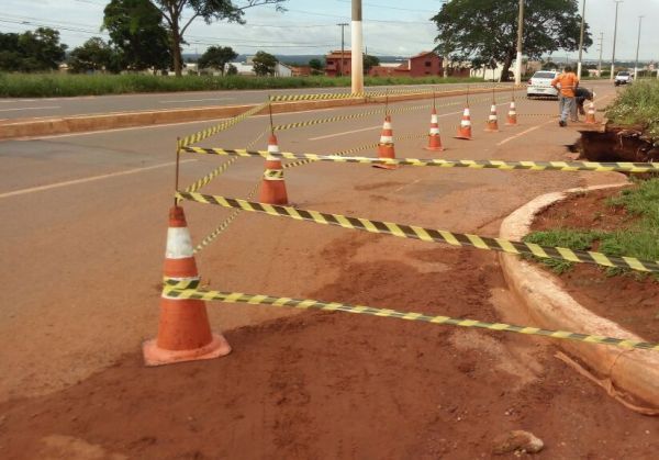 Ladrões furtam cones e placas das obras da Coder