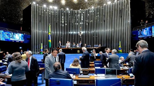 PEC do Foro privilegiado continua a ser discutida nesta terça (2)