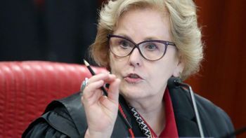 Suspeitas sobre as urnas são “descoladas da realidade”, diz Rosa Weber