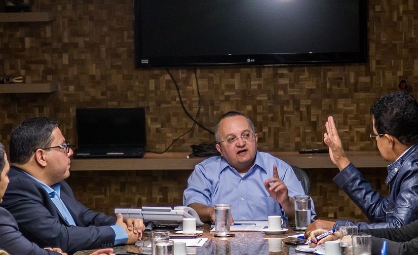 Governador Pedro Taques ironiza tese da defesa em processo que cassou Dilma