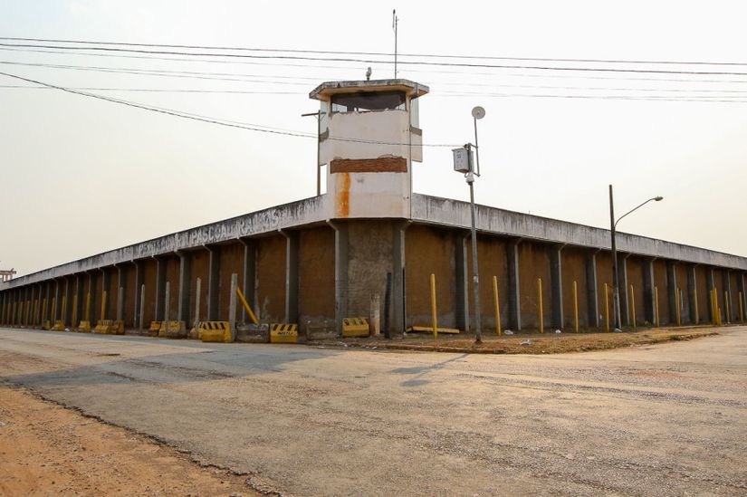 Detentos ameaçam fazer rebelião se alimentação for interrompida na PCE