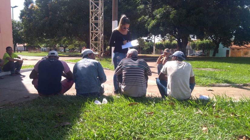 Assistência Social entrega cobertores às pessoas em situação de rua em função do frio