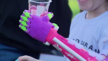Centenas de próteses 3D são distribuídas de graça