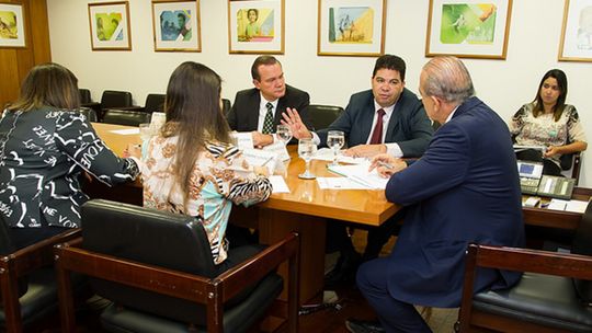 Wellington e Cidinho cobram regularização fundiária no Estado 