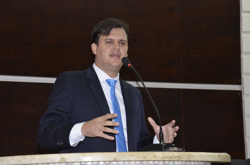 Thiago Silva reivindica ampliação da telefonia móvel na zona rural