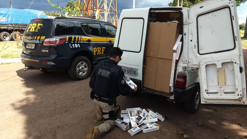 Homem é preso pela PRF com 2 mil pacotes de cigarros vindos do Paraguai 