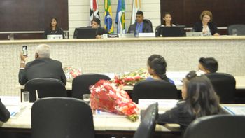 Vereadores mirins fazem sessão inédita nesta quinta-feira