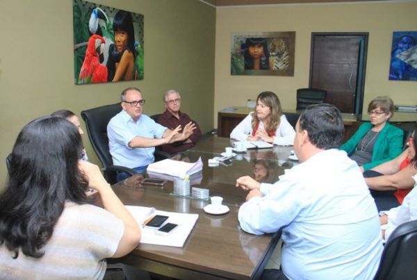 Com três cursos, universidade vai custar cerca de R$ 50 mil/mês