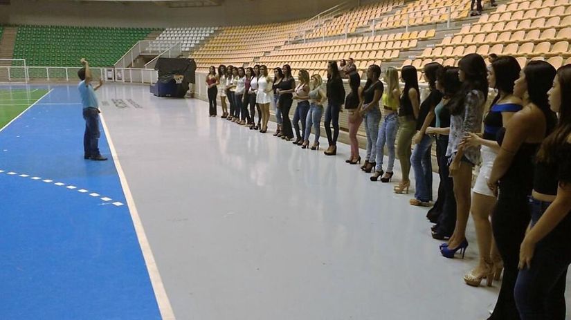 Candidatas à Rainha do Peladão participam de ensaio no Aecim Tocantins