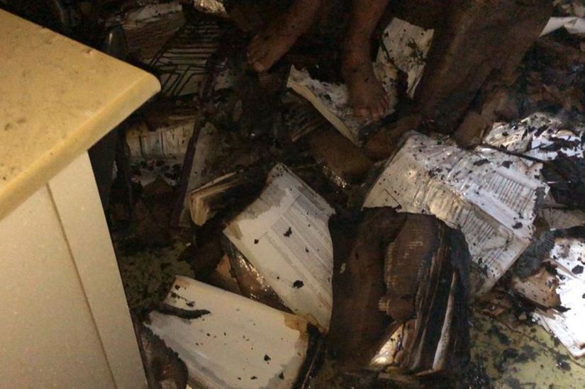 Bandidos invadem casa de ex-prefeito e colocam fogo