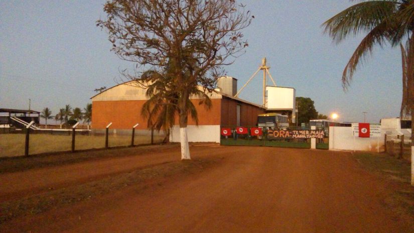 MST ocupa fazenda de Blairo Maggi em Rondonópolis