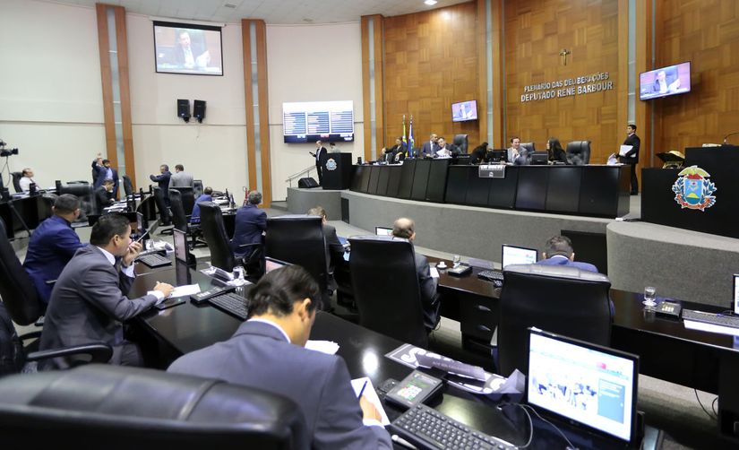 Deputados aprovam projeto do Governo em primeira votação