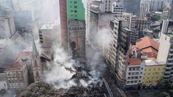 Bombeiros encontram corpo no edifício que desabou em SP