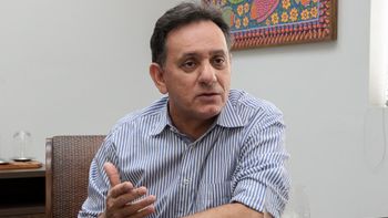 Leitão defende redução de senadores e deputados no País
