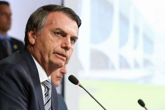 Bolsonaro sanciona sem vetos lei que institui novas regras de aposentadoria de militares