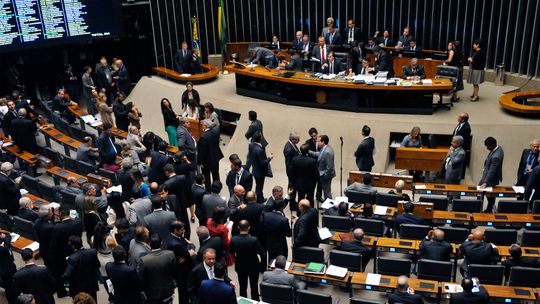 Câmara deve apreciar nesta semana cessão onerosa e Cadastro Positivo