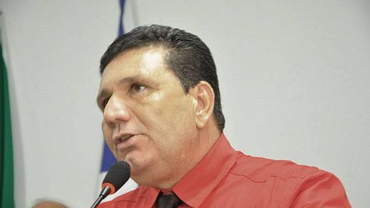Depois de ser afastado do cargo, prefeito agora enfrenta greve na Saúde