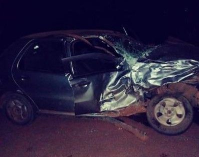 Acidente entre caminhonete e Palio deixa um morto e um ferido na MT-242
