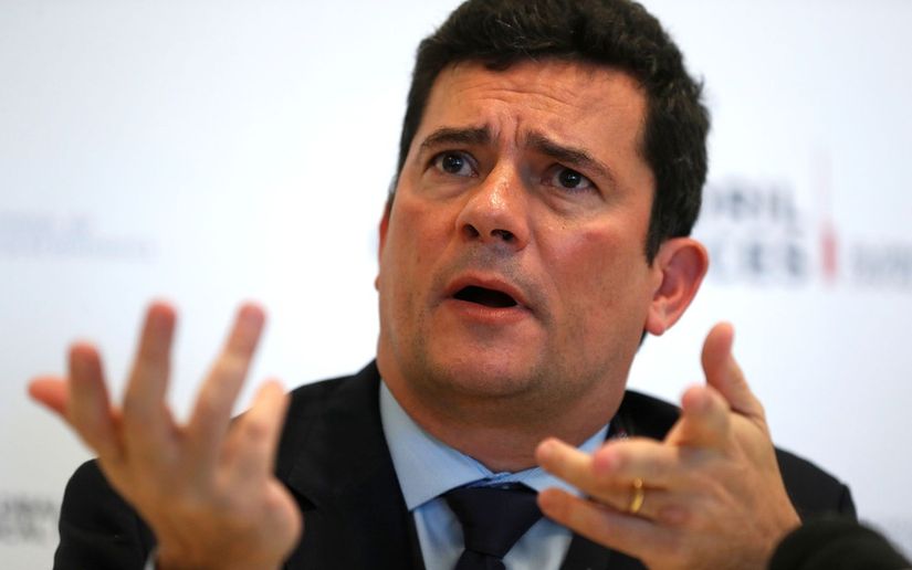 Moro diz não ter nada a esconder e que mensagens podem ter sido alteradas