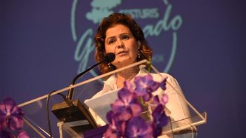 Teté Bezerra não resiste a Bolsonaro e sai da Embratur
