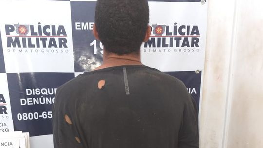 Morador flagra casa sendo furtada, aciona a PM e bandido é preso em flagrante 