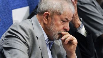 Condenado, ex-presidente protagoniza em duas novelas
