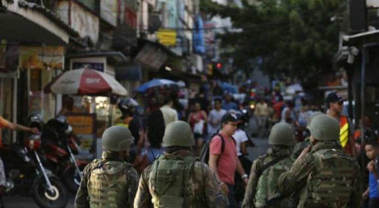COE ocupa Rocinha após saída das Forças Armadas