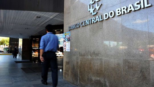 Fazenda e BC conversam com economistas de presidenciáveis