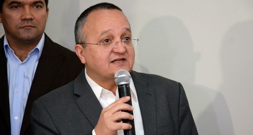 Taques é liberado e volta ao batente
