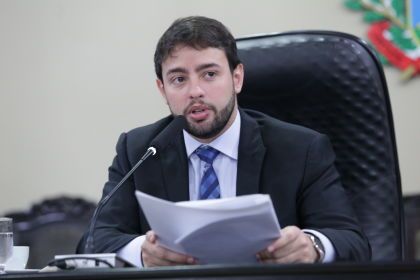 Deputado do MBL empregava jornalista acusado de estupro e assédio